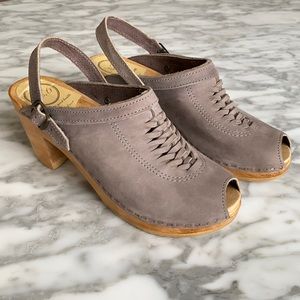 No. 6 Woven Peep toe Clogs with Sling sz 40 EUC